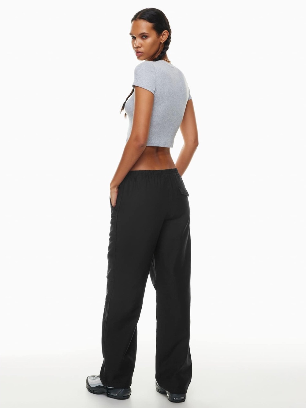 Aritzia TNA Cache Cargo Pant - Black Cotton Relaxed Mid-rise Parachute Pants - Picture 4 of 11